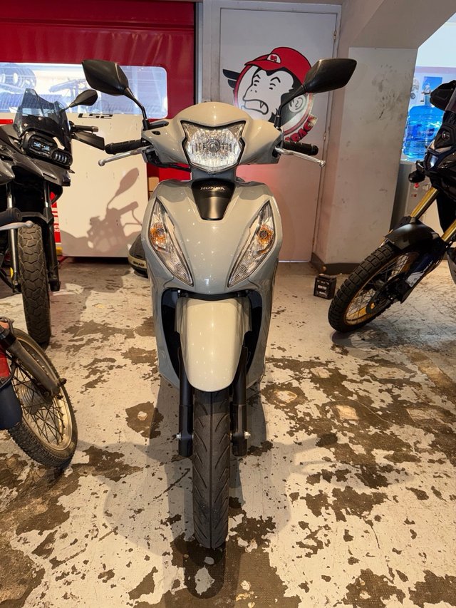 Honda Vision 110 2022 Plata