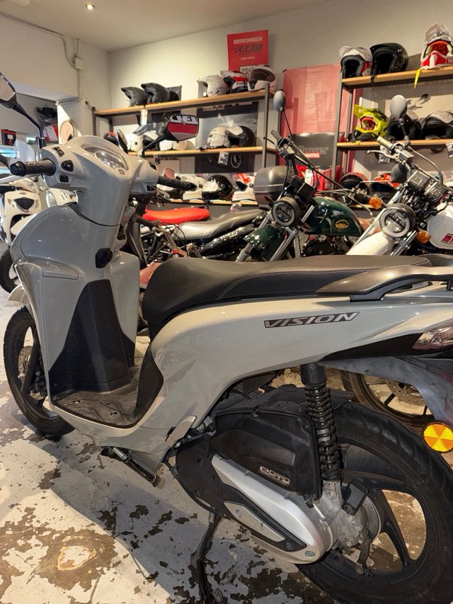 Honda Vision 110 2022 Plata