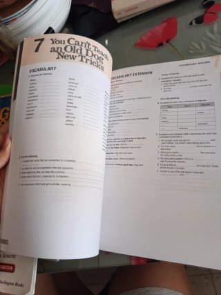 Living English 1 Bachillerato. Student's book