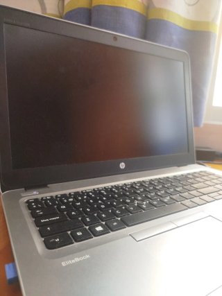 Ordenador HP EliteBook Plata y Negro