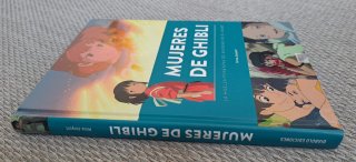 Libro "Mujeres de Ghibli"
