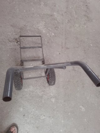Carrito de carga con ruedas