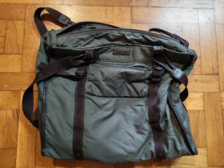 Bolso de hombro verde y marrón