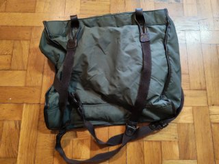 Bolso de hombro verde y marrón