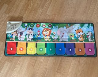 Piano musical infantil con animales