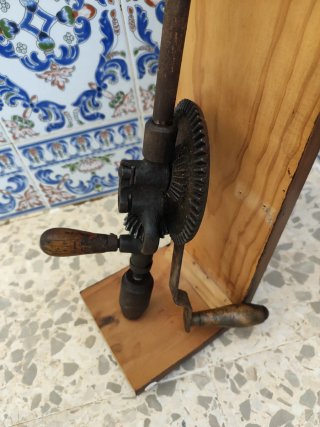 Taladro manual de manivela
