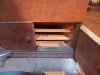 Gramola antigua de madera