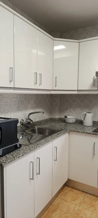 Limpieza de casas, apartamentos y oficinas  €10 hr