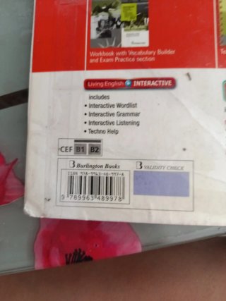 Living English 2 Bachillerato. Student's book