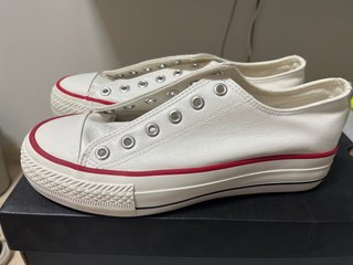 Zapatillas estilo Converse Blancas sin cordones
