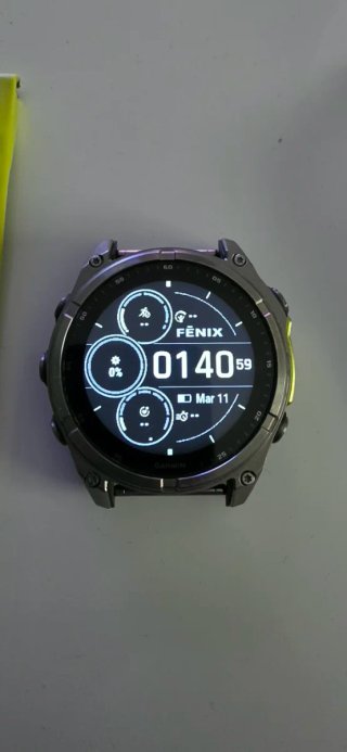 Garmin Fenix 8 Solar 47mm Plata y Amarillo Zafiro