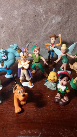 Lote 18 figuras Disney
