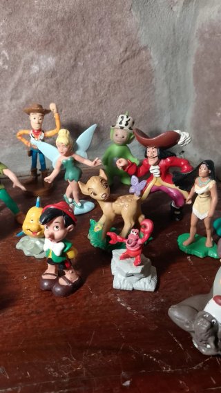 Lote 18 figuras Disney