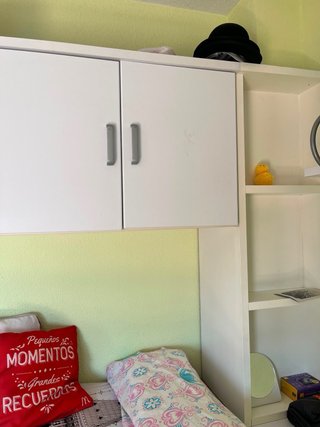 Habitacion con cama nido, balda y escritorio