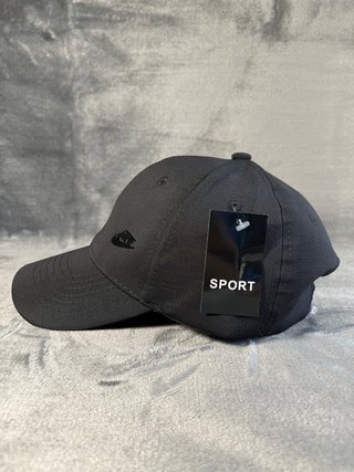 Gorra Nike Negra Logo negro Ajustable