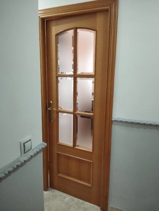 Puerta de madera interior