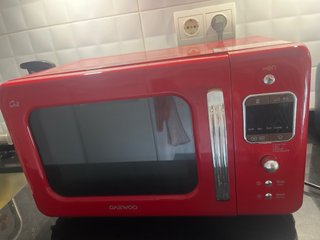 Microondas Daewoo Rojo