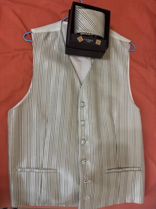 Conjunto Chaleco, Corbata y Gemelos Beige/Marrón