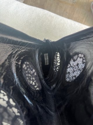 Botas altas ante y encaje Manolo Blahnik