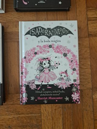 Lote 6 libros Isadora Moon + Forasteros