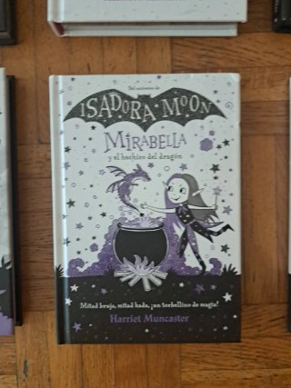 Lote 6 libros Isadora Moon + Forasteros