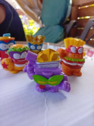 Figuras SuperThings Burger King