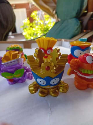 Figuras SuperThings Burger King
