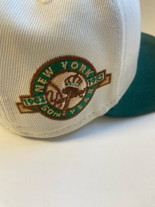 Gorra New Era NY Beige y Verde