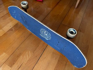 Skate Miller con diseño de águila