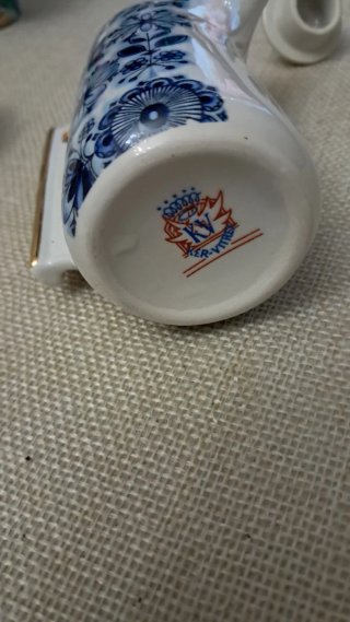 Teiera mini in porcellana decorata