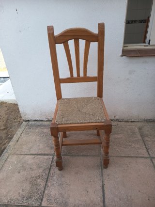 Silla de anea de madera