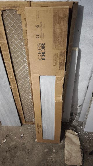 Suelo porcelánico 23x120cm Kimberley Fresno