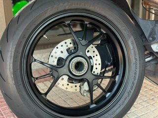 Ducati Streetfighter V4 S Roja
