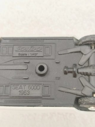 Maqueta Seat 600D 1963 1:43