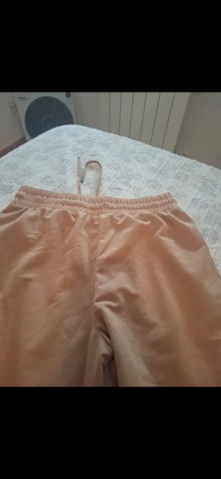 Pantalones beige anchos L, Lefties.Sin estrenar.