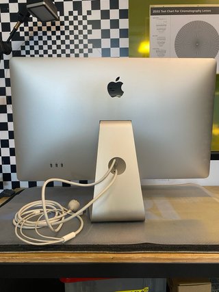 MacBook Air e Monitor Apple