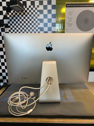 MacBook Air e Monitor Apple