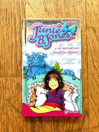 Junie B. Jones y el monstruo bajo la cama