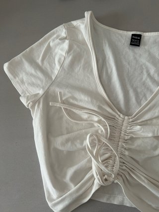 Top fruncido SHEIN blanco talla S