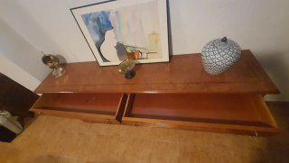 Cómoda antigua de madera grande