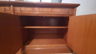 Cómoda antigua de madera grande