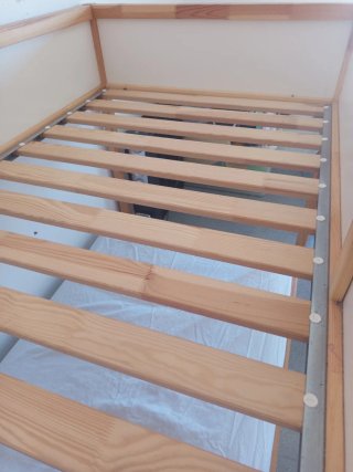 Cama alta IKEA madera