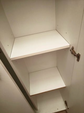 Armario de limpieza blanco