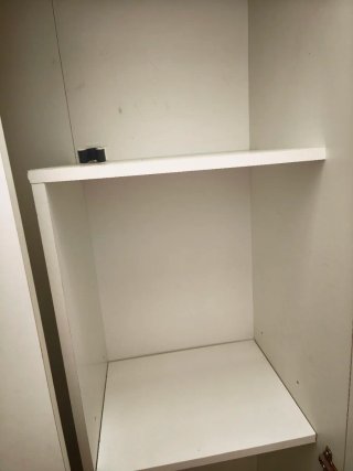 Armario de limpieza blanco
