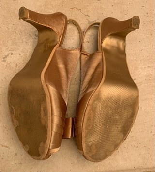 Zapatos Jactin Beige y Dorado Tacon Mujer