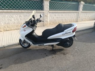 Yamaha Majesty 250 Maxi Scooter Blanca