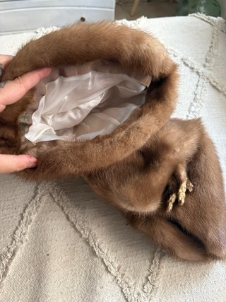 Gorros de pelo marrón