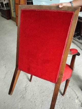 Sillón antiguo terciopelo rojo y madera
