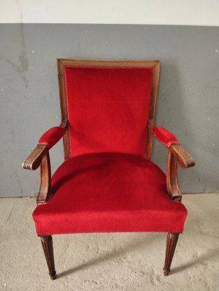 Sillón antiguo terciopelo rojo y madera