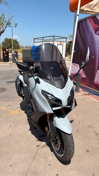 Yamaha Tmax 2025 Tech MAX 560